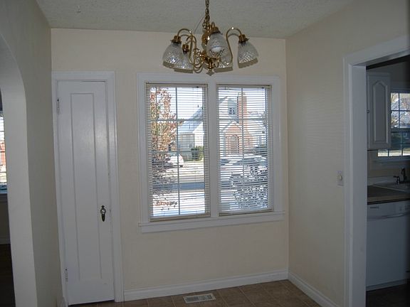 4th image of 208 N Franklin Ave