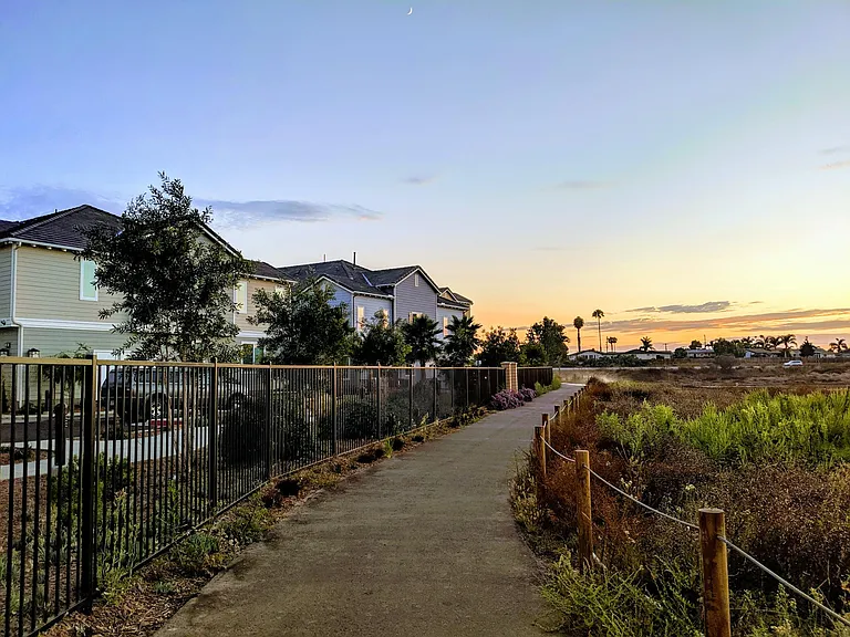 504 Finch Ln — Photo 25