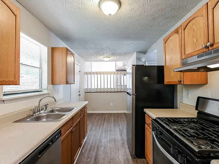 806 Durham Xing — Photo 8
