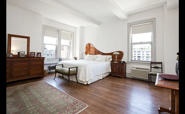 Sold by Douglas Elliman | media 21