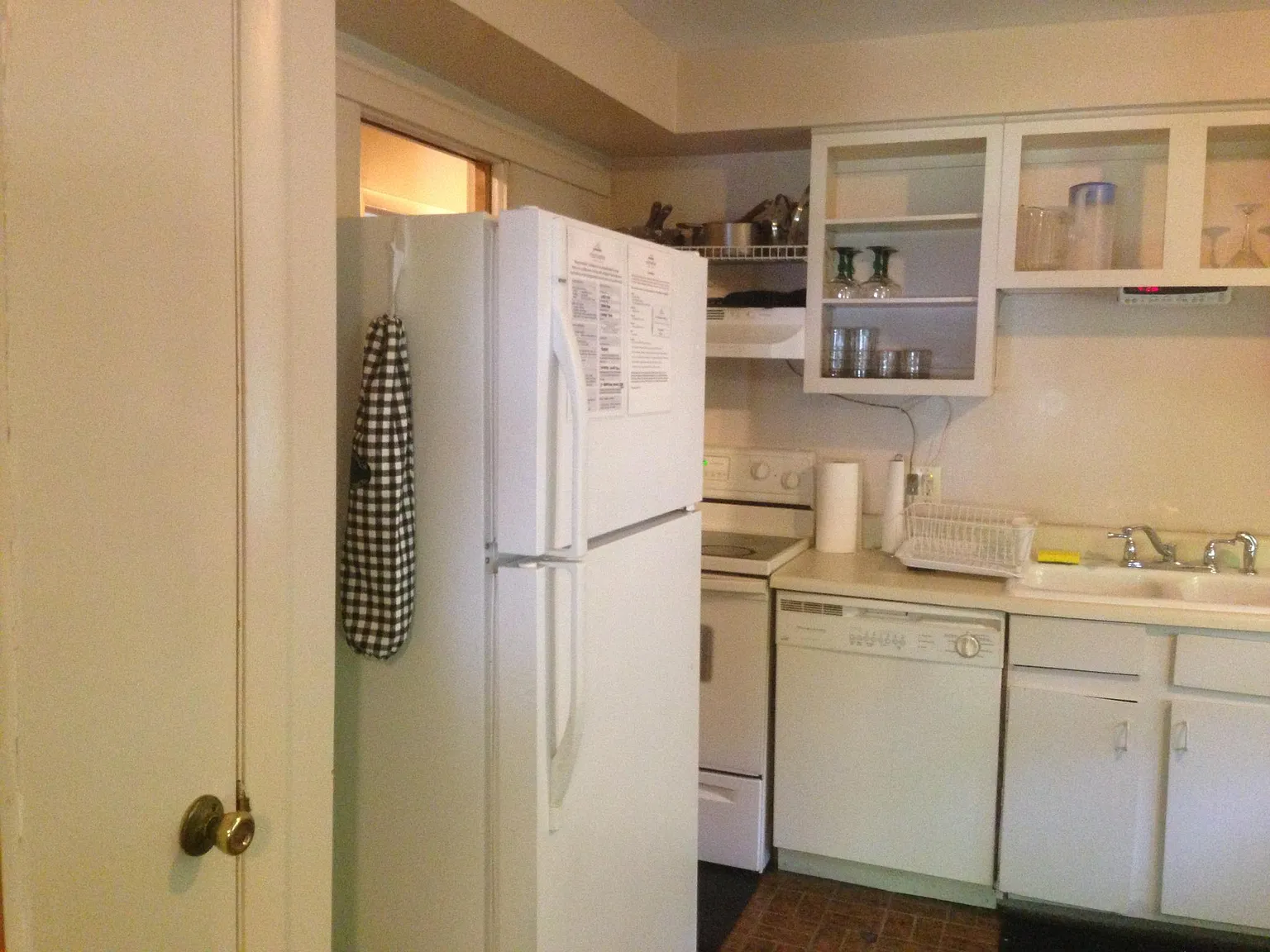 4 bed, 2165 sqft, $605 — Photo 4