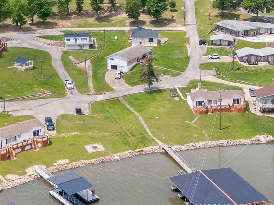 2nd image of 33464 Rose Cir