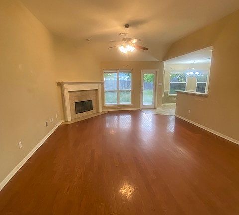 4th image of 5704 Meadow Wood Dr