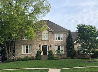 11208 Oakhurst Rd, Louisville, KY 40245