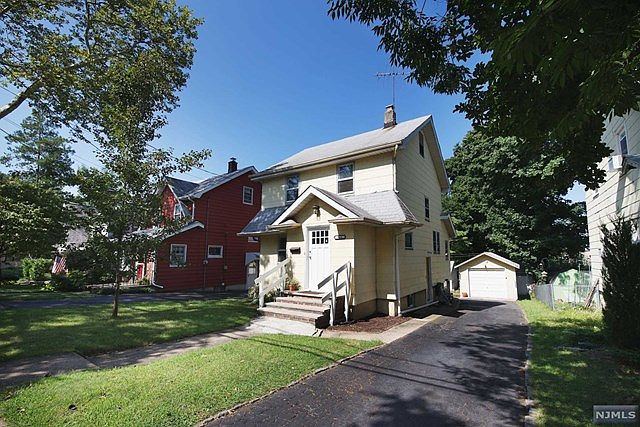 1st image of 864 Lincoln Pl