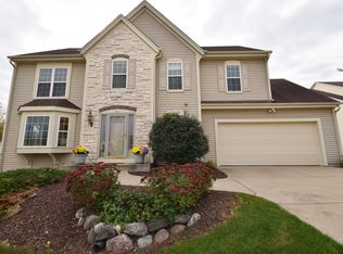 927 Dana Ln, Waukesha, WI 53189
