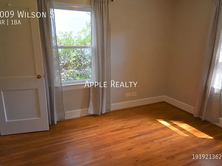 2009 Wilson St — Photo 16