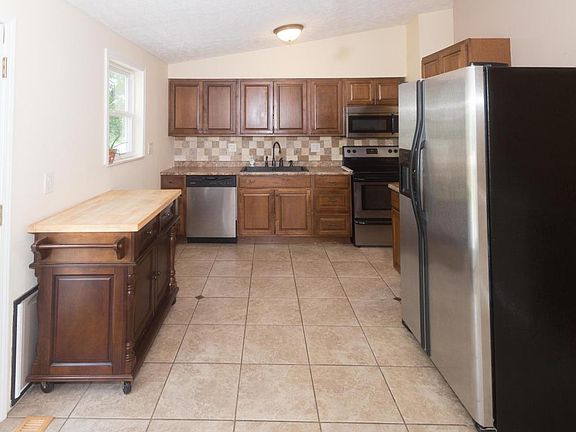 5th image of 2439 Warfield Dr