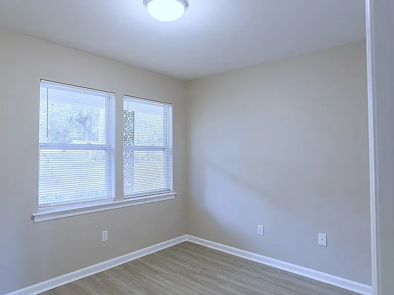 11304 Largo Dr — Photo 32