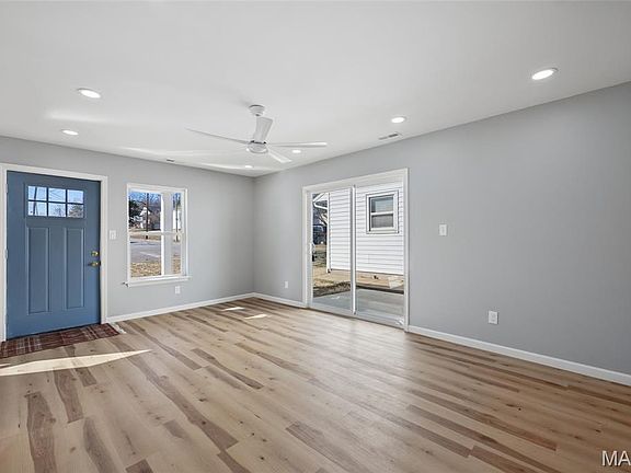 4th image of 1364 Kraft St