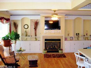 549 Heatherton Ln, Rural Hall, NC 27045