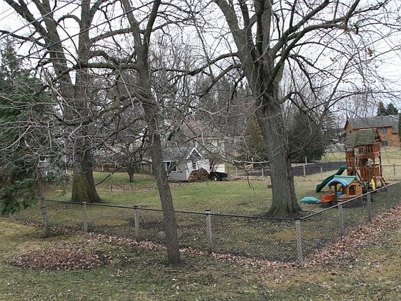 Well Disclosure & Map.pdf