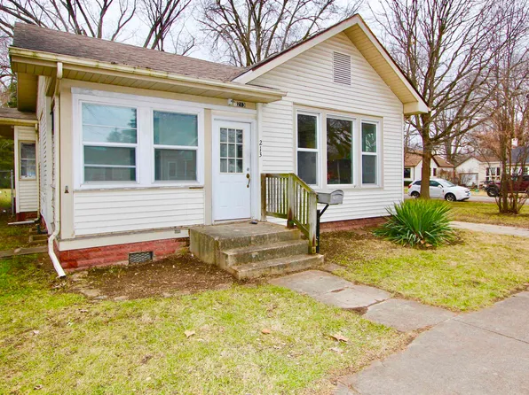 213 N Center St, Lacon, IL 61540