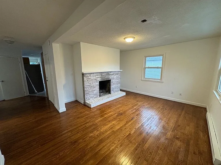 33-35 Hitchcock St #2 — Photo 10