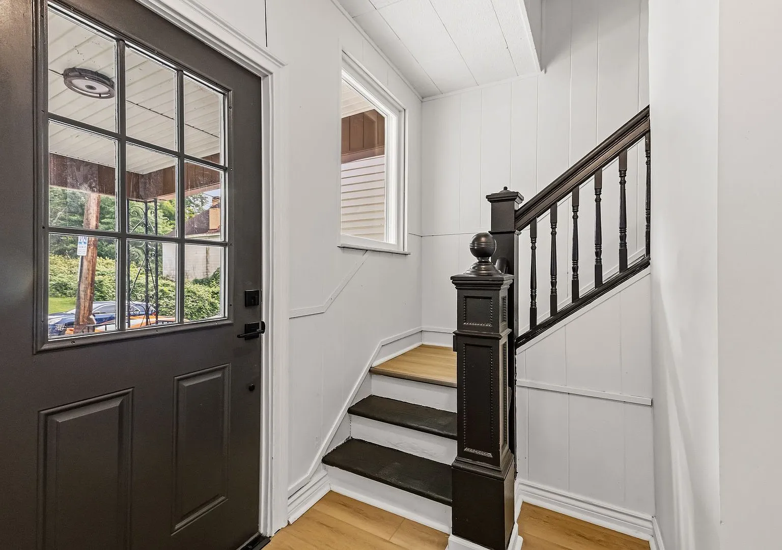5 bed 2.5 bath - Brighton Heights, all renovated, central air. — Photo 2