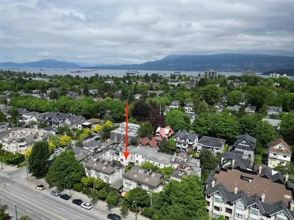 2375 Broadway W #26, Vancouver, BC V6K 2E6