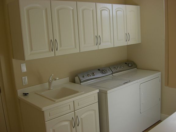 5th image of 530 Avellino Isles Cir #101