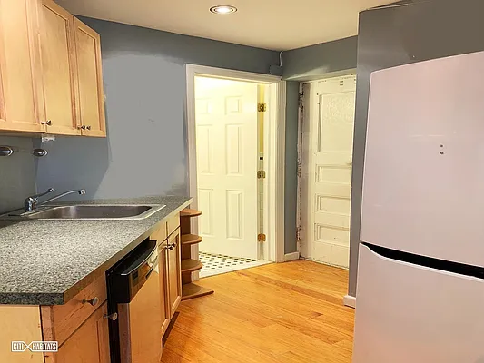 Rented by Citi Habitats | media 12