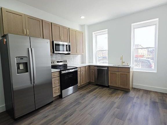 3rd image of 1520 S 22nd St #1