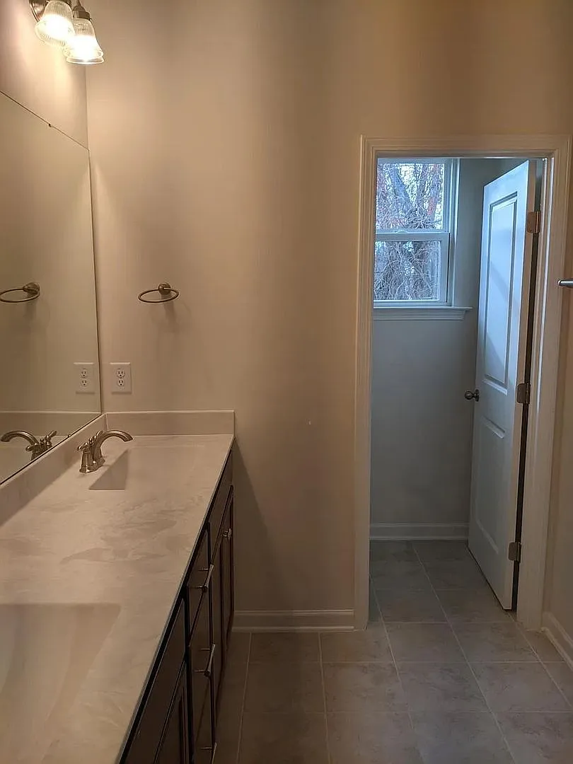 Room in 4 Bedroom Home at Diamond Dove Ln — Photo 4