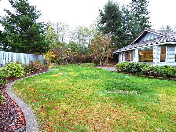 3rd image of 492 Tam O Shanter Dr