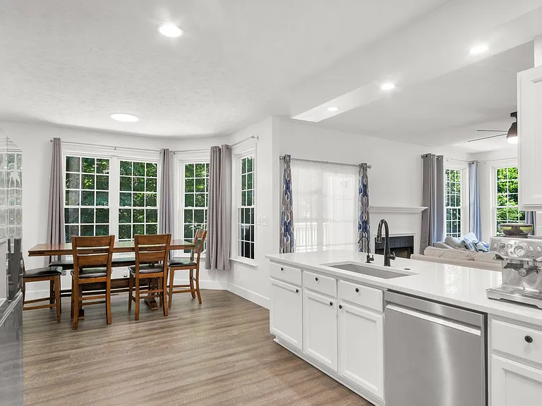 717 Lantern Pl — Photo 20