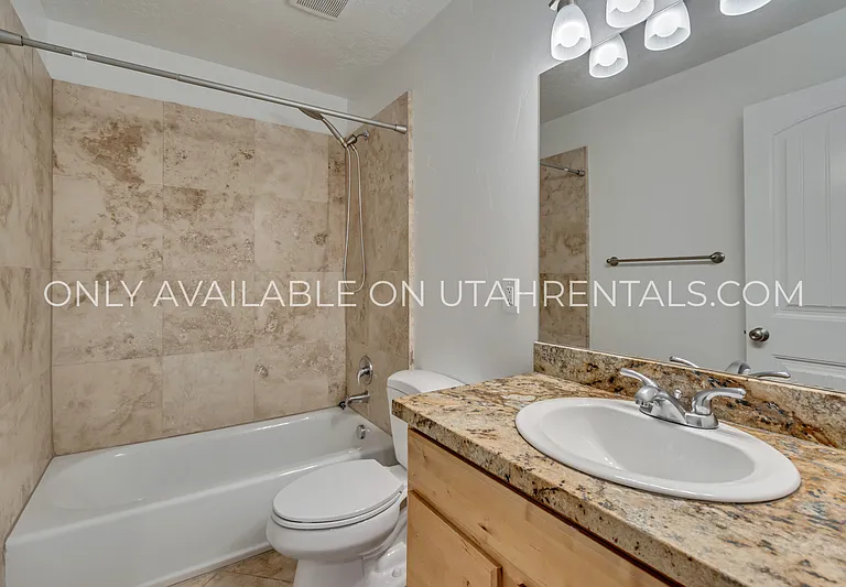 279 E Ailee Ln — Photo 12