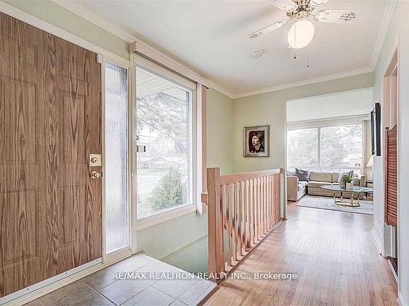 4th image of 255 Confederation Dr