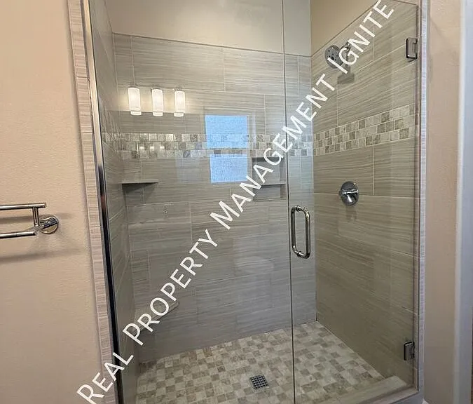 2447 NW Shields Dr — Photo 9