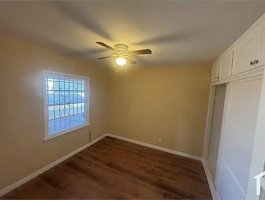 2040 W Florence Ave #8 — Photo 14