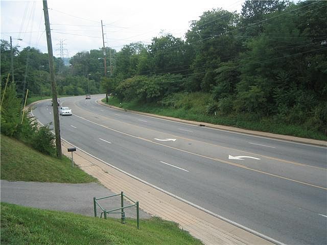 2nd image of 1492 Bell Rd