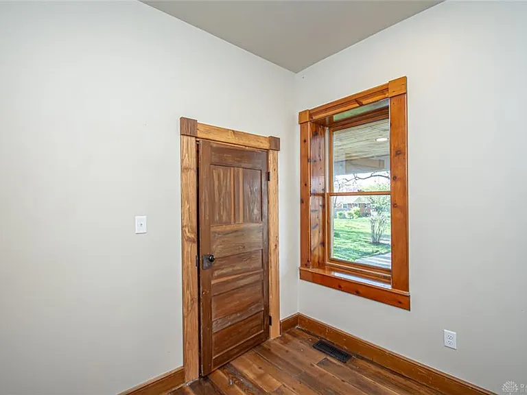 117 Montgomery Ave — Photo 31