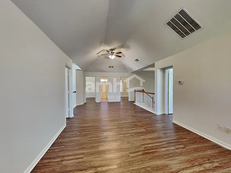 2619 Hopkins Dr — Photo 11