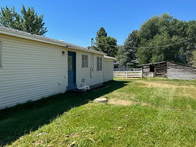 3 bed, 1000 sqft, $2,500 — Photo 3