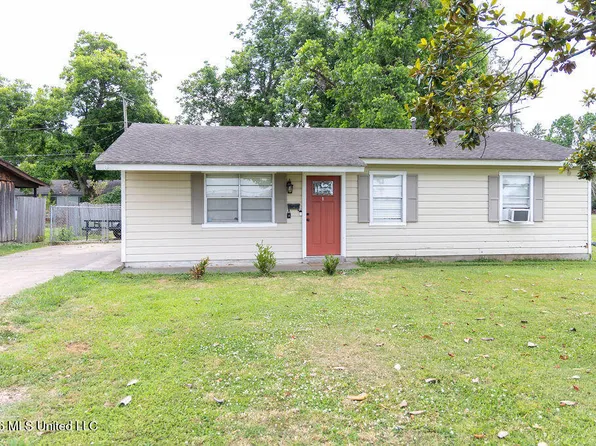 707 Cherokee Rd, Greenwood, MS 38930