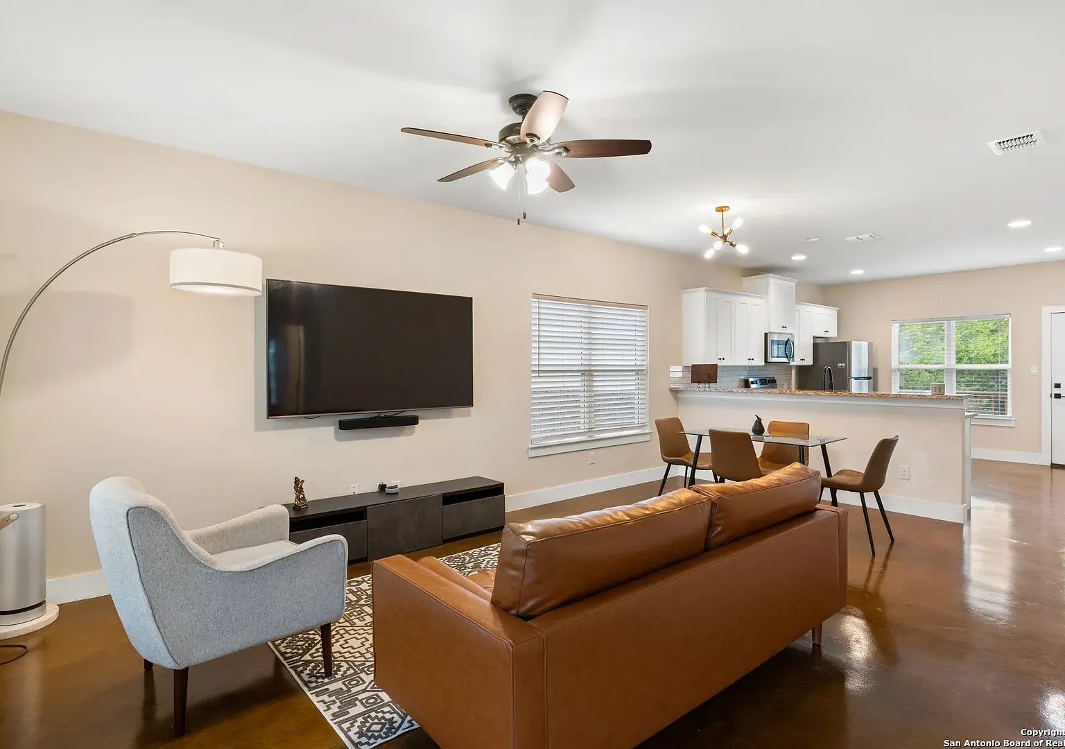 3 bed, 1280 sqft, $1,650 — Photo 3