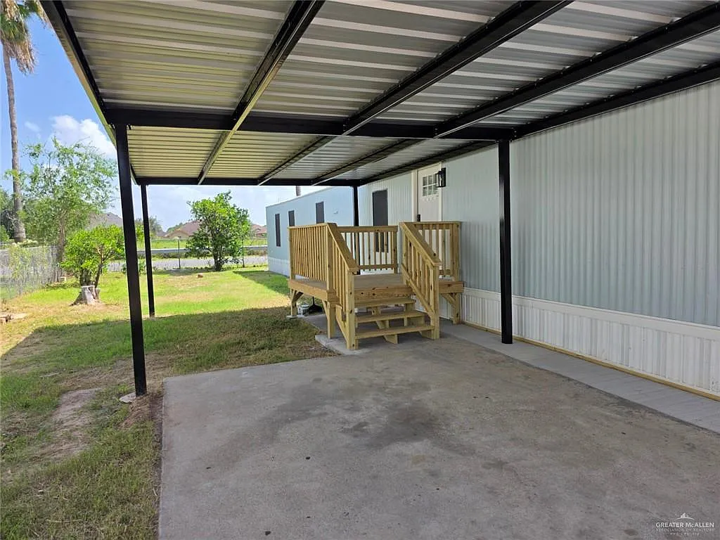 3 bed, 2.0 bath, 1216 sqft, $1,150 — Photo 3