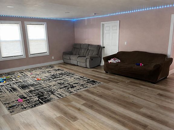 2nd image of 2052 Fairview Rd