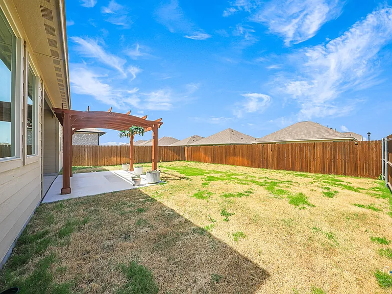 5028 Waterway Dr — Photo 16