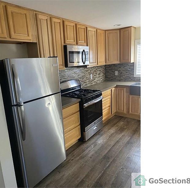 2nd image of 9000 Avalon Blvd #12