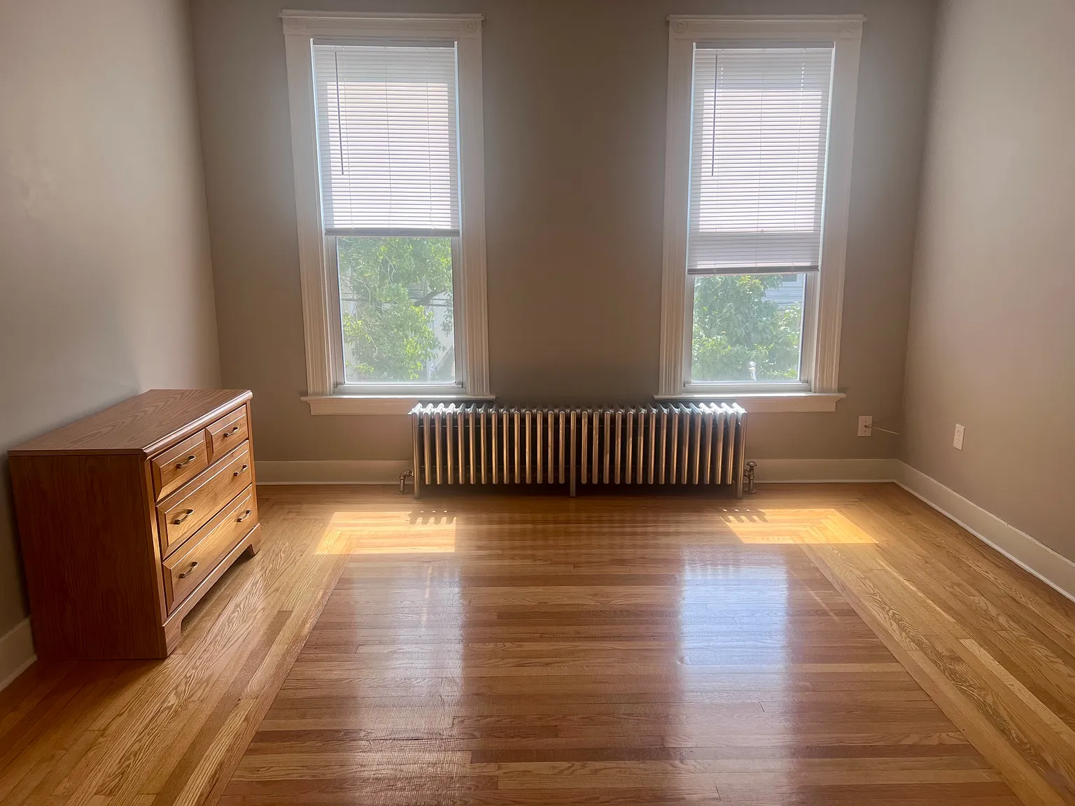 2 bed, 1200 sqft, $2,000 — Photo 2