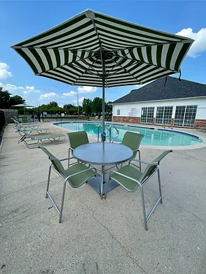 Meadowbrook Plaza — Photo 9