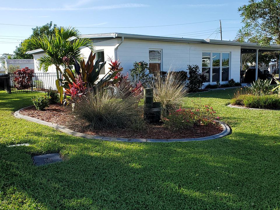 1st image of 140 Poinsettia Cir NE