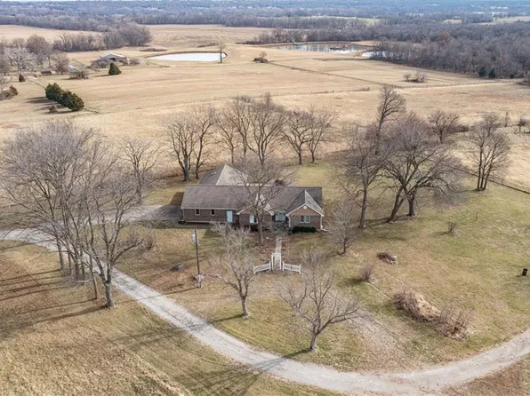 262 NW 50th Rd, Centerview, MO 64019