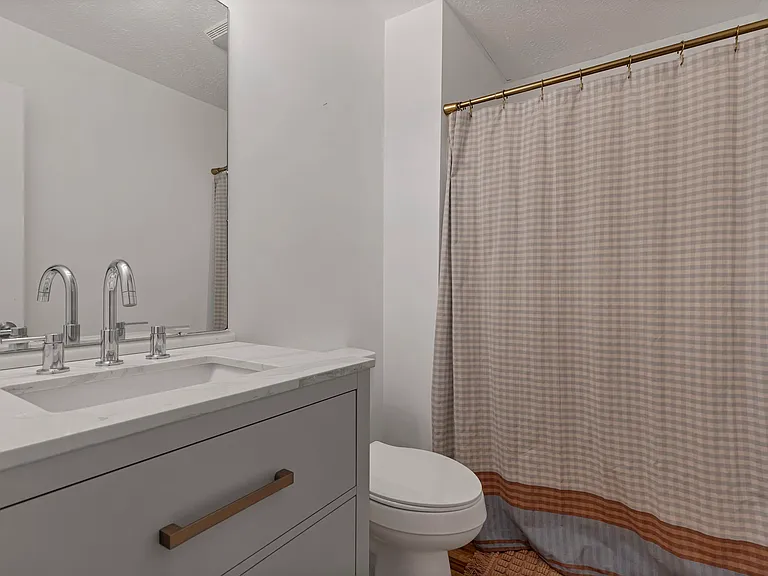 Basment Bathroom.