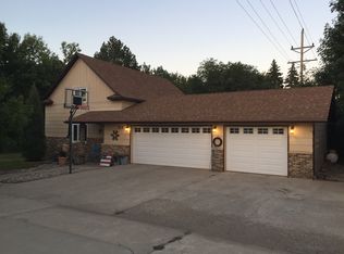 20 Country Rd, Rugby, ND 58368