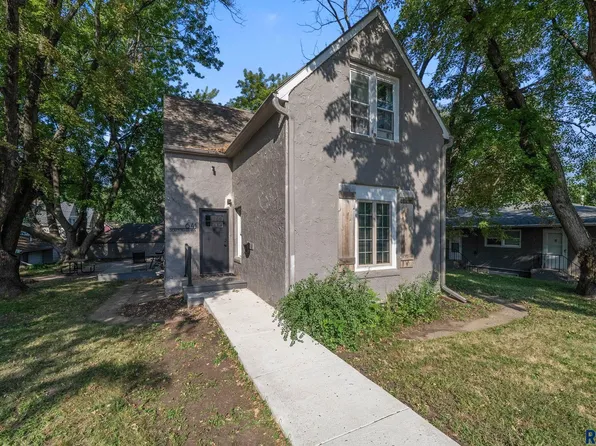 641 S Prairie Ave, Sioux Falls, SD 57104