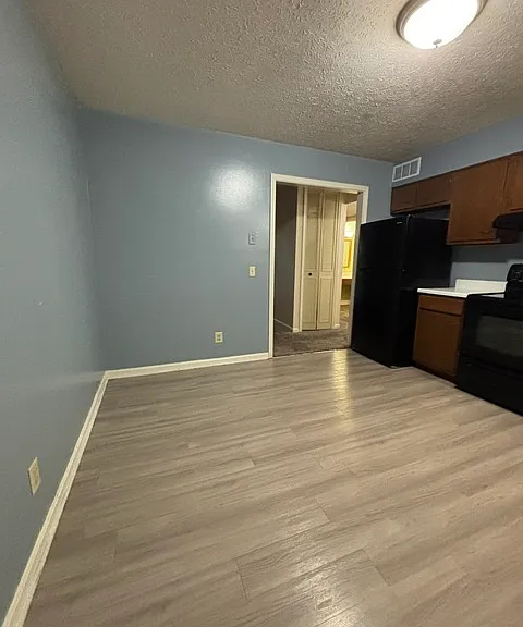 690 College Dr #2 — Photo 9