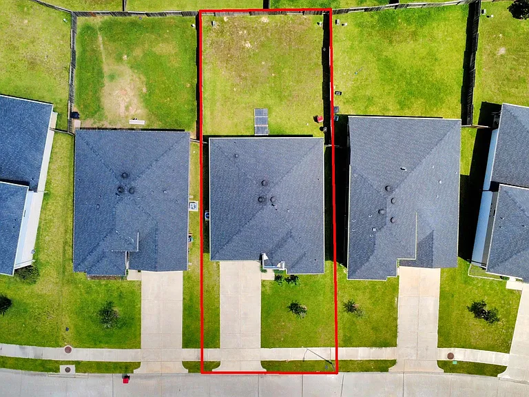 28930 Yulee Mill Dr — Photo 2