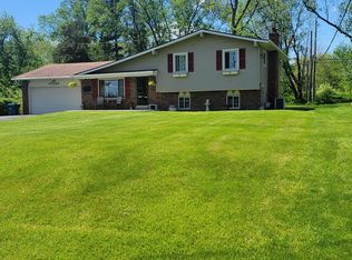 1086 Pinecrest Dr, White Lake, MI